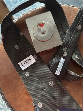 Hugo Boss Classic Patterned Silk Tie in Olive Green